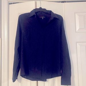 Design Collective by Cintas brand blouse. Size medium. NAVY BLUE
